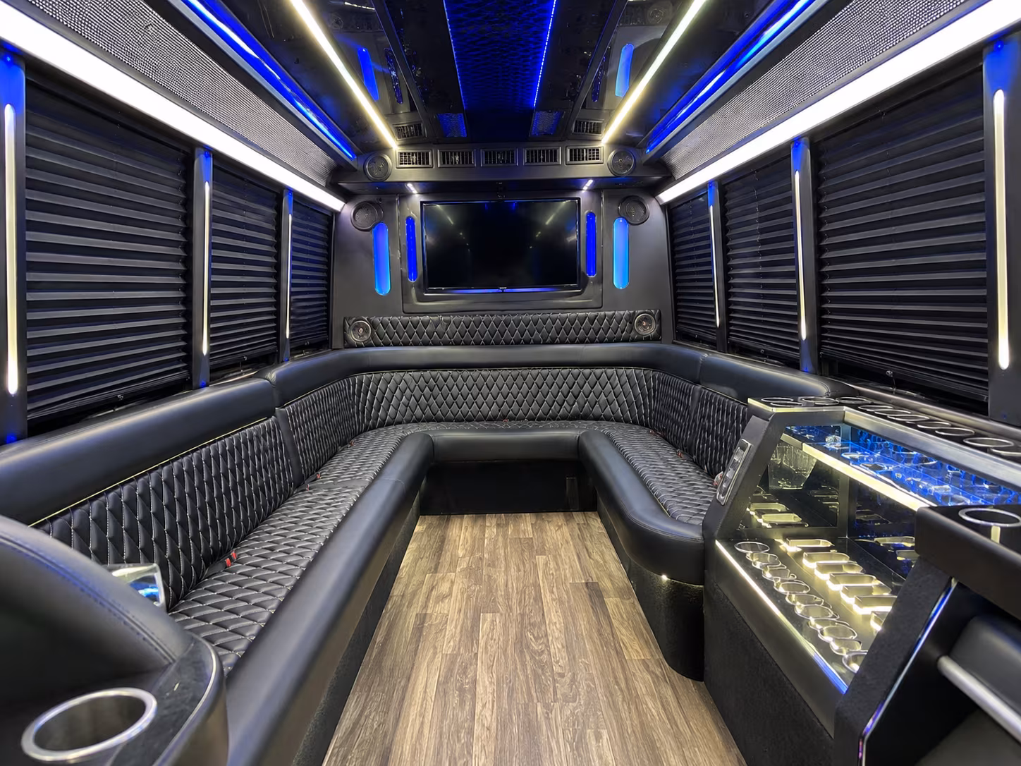 hit every photo stop in your edison party bus before the dance
