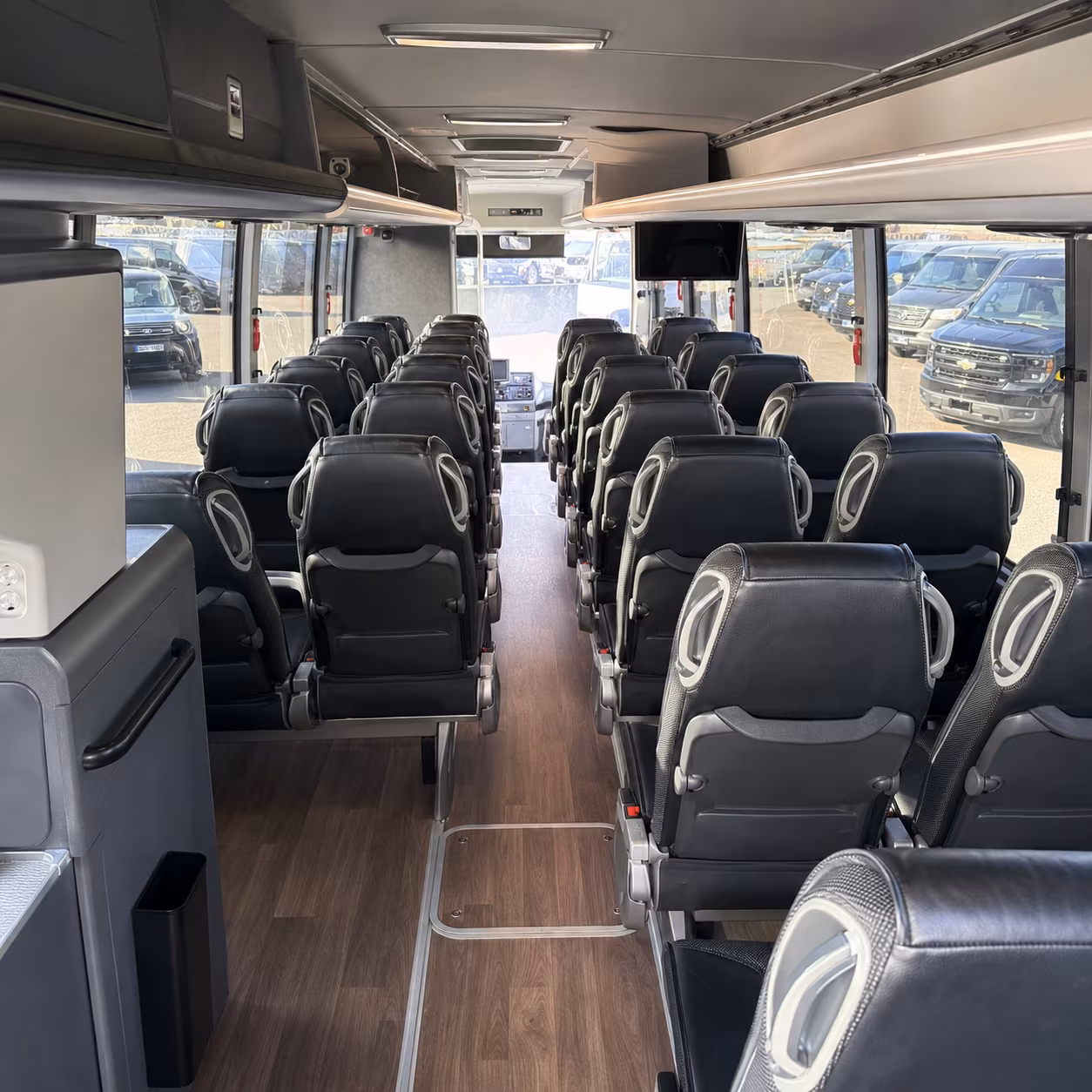 private charter buses for layovers in edison