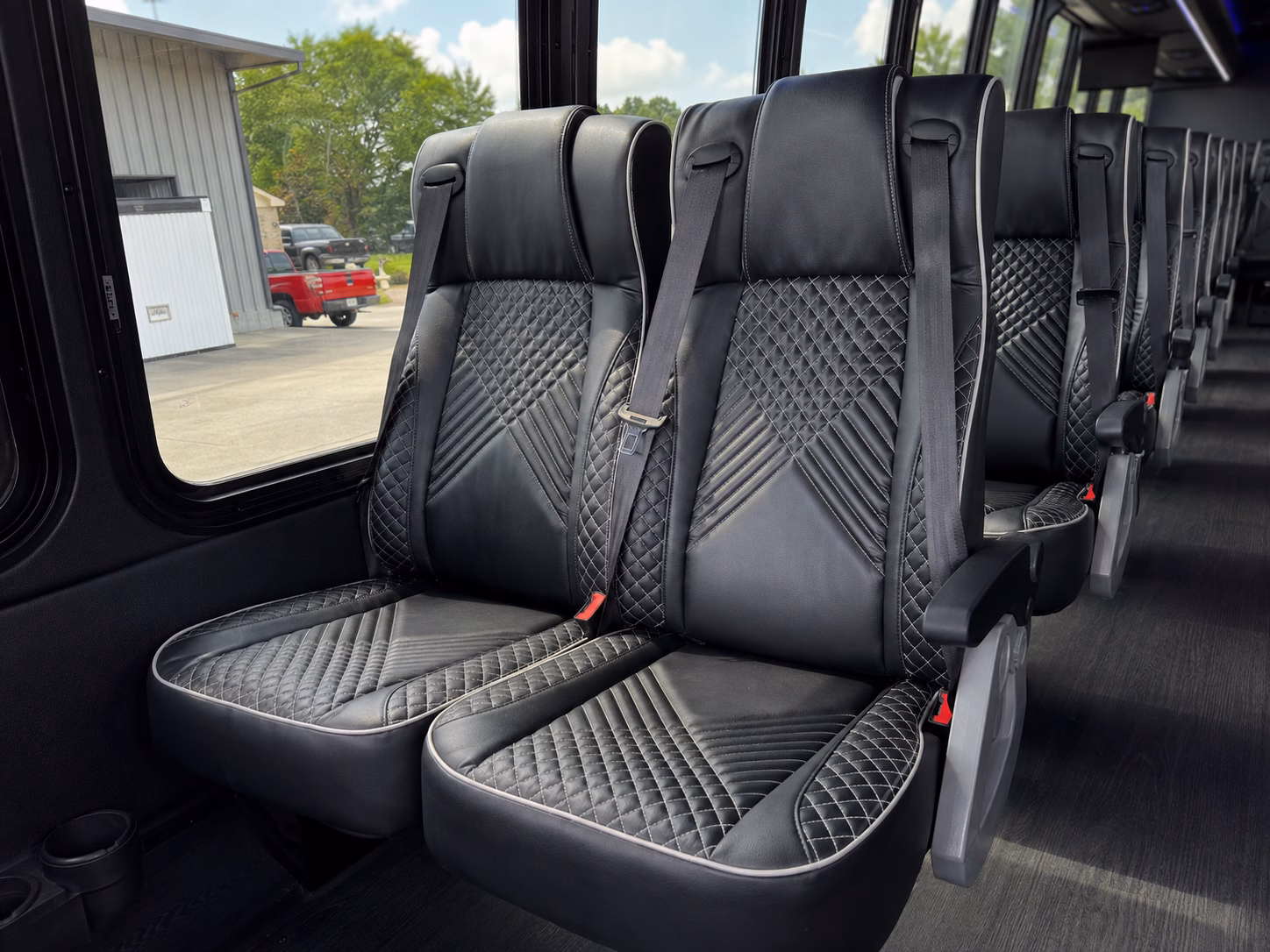 shuttle services for airline crews and airport staff in edison